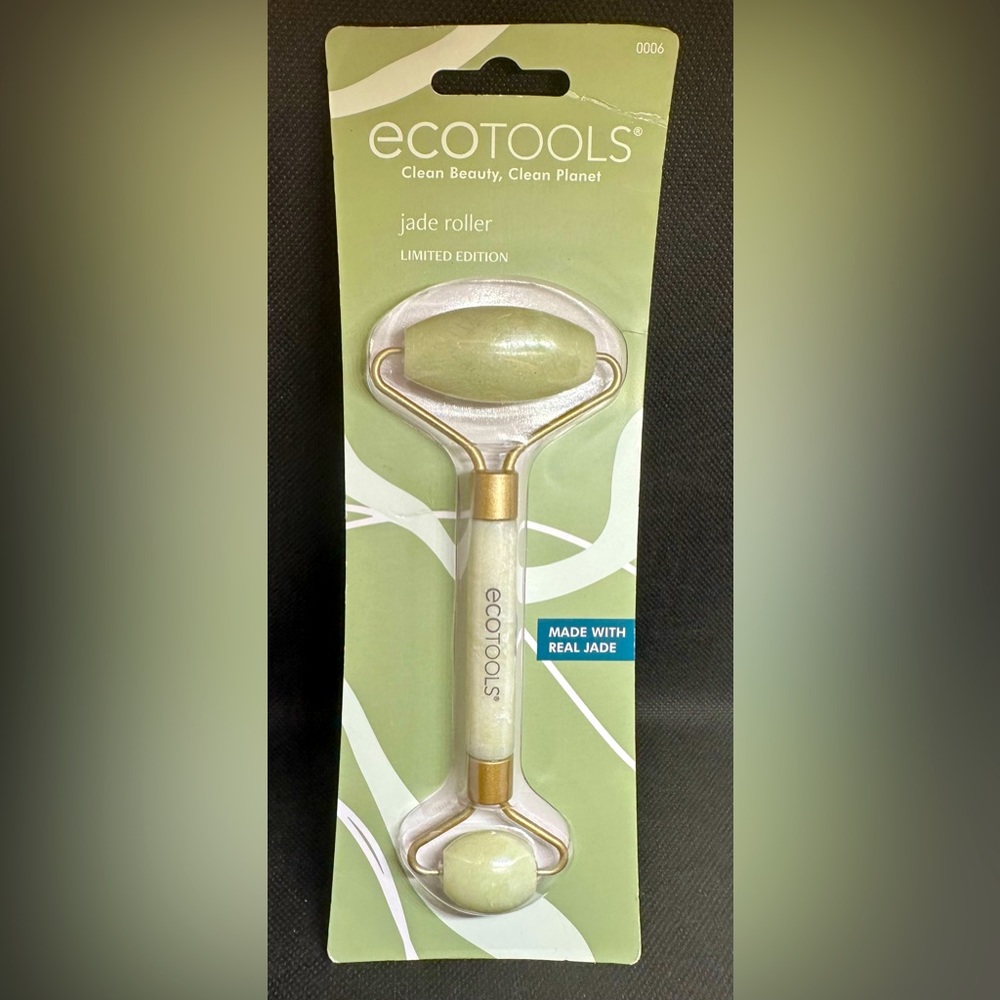 Ecotools Jade Face & Under Eye Roller For Smoothing & De-Puffing